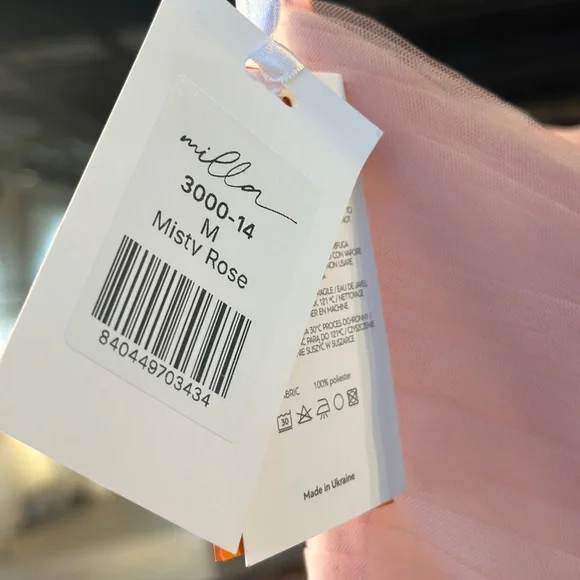 Milla Dramatically flowered tulle dress in misty pink - Picture 5 of 6